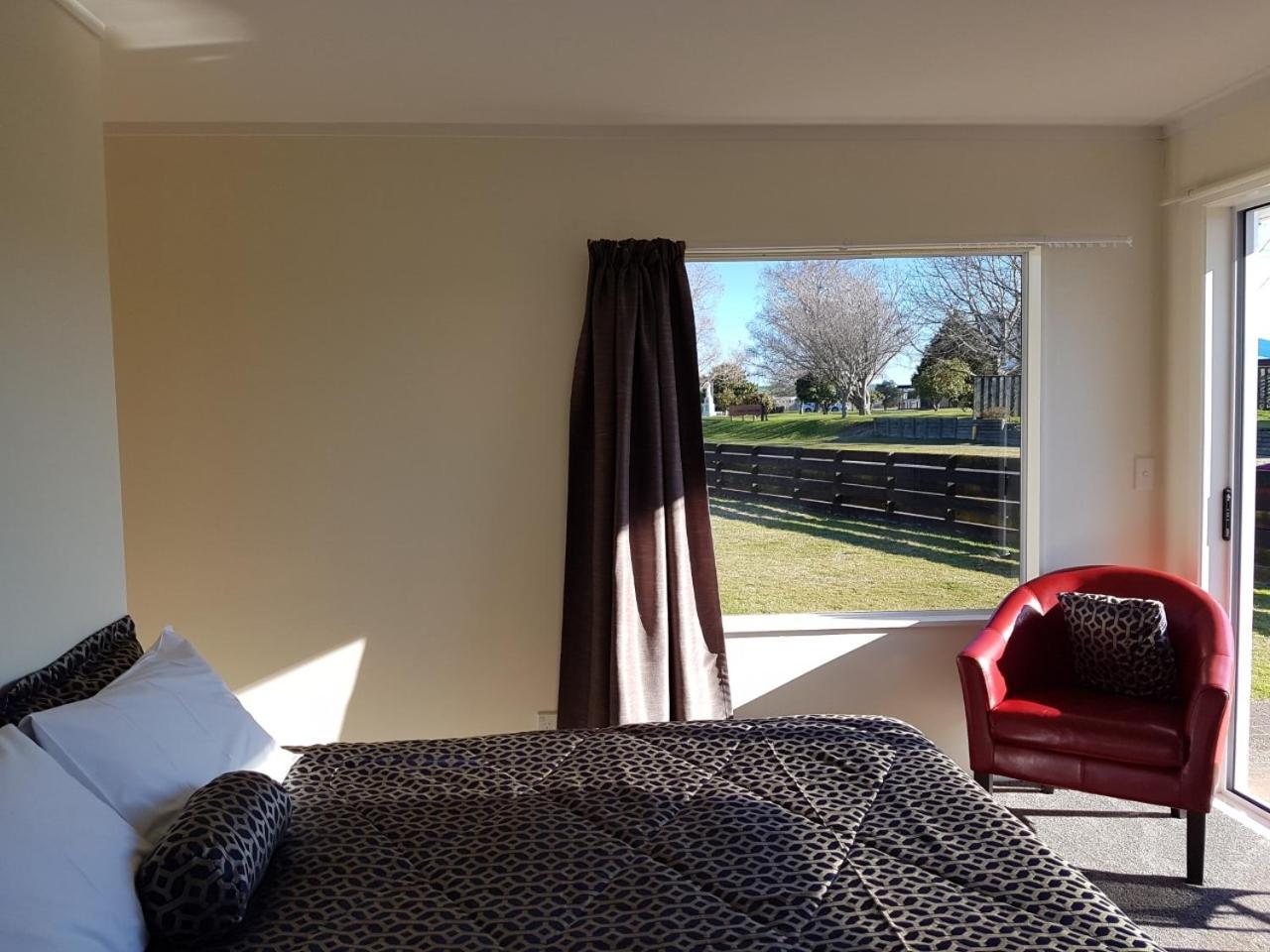 Annandale Accommodation Таупо Екстериор снимка